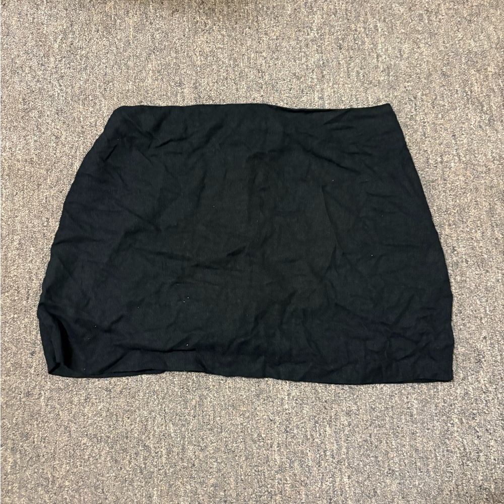 Black linen skort